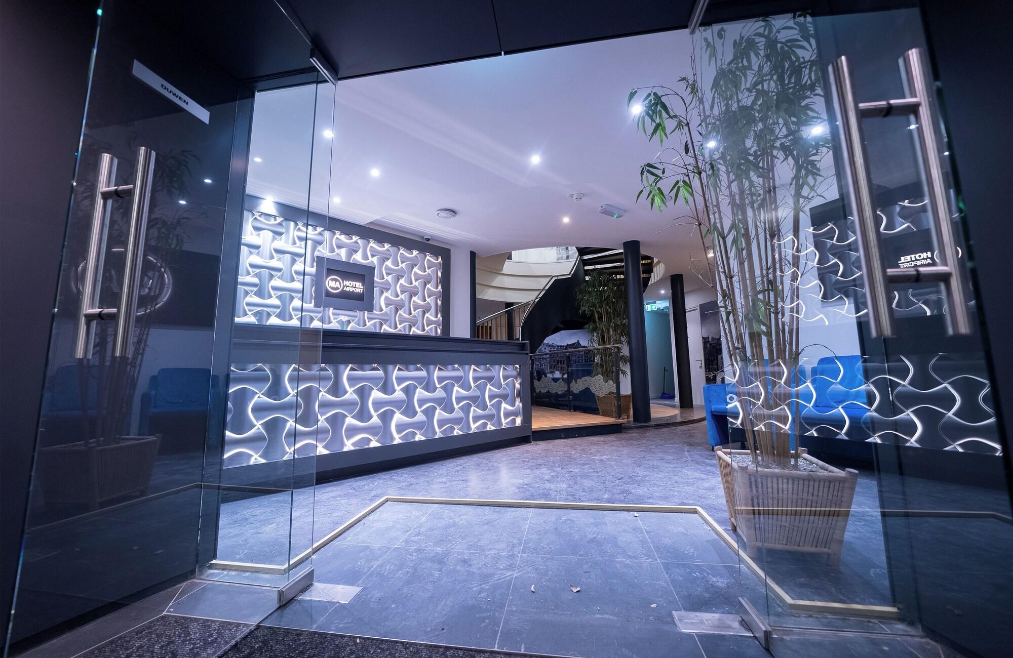 Varios Ma Airport Hotel