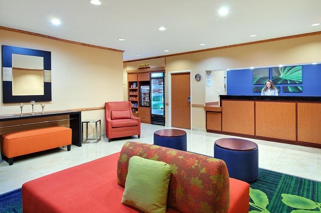 Vista Lobby Fairfield Inn & Suites by Marriott Tampa North