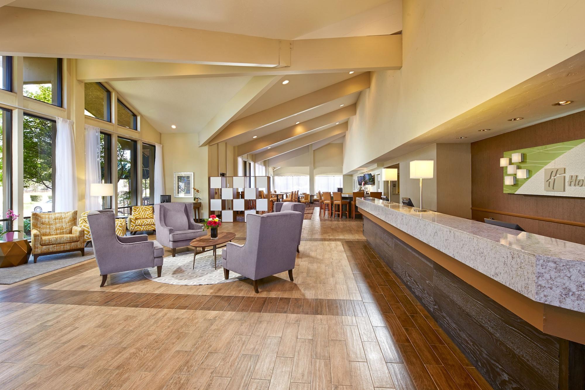 Vista Lobby Holiday Inn & Suites Santa Maria by IHG
