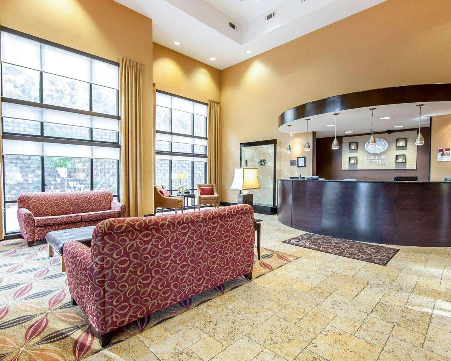 Vista Lobby Comfort Suites