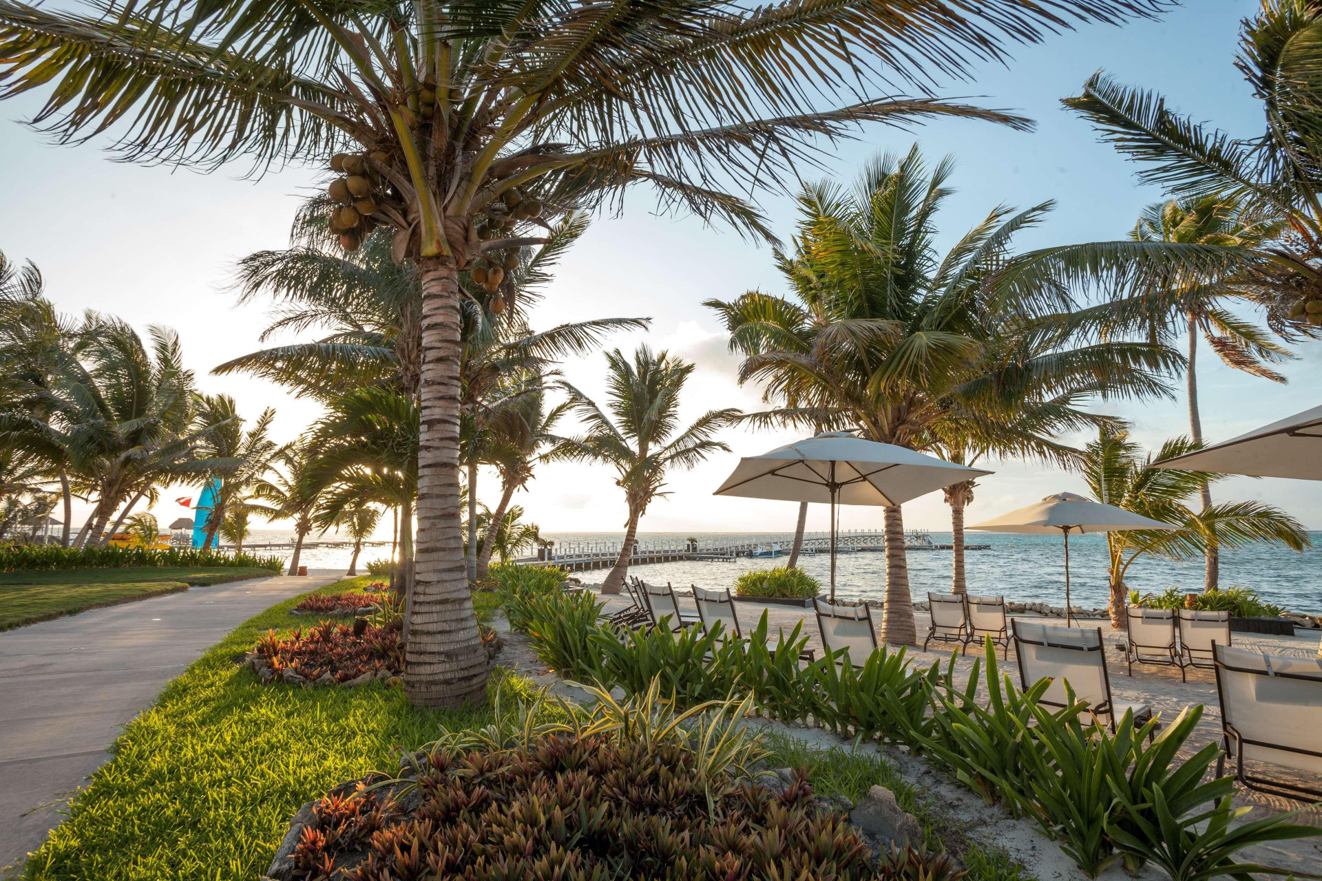 Vista Exterior Las Terrazas Resort and Residences Ambergris