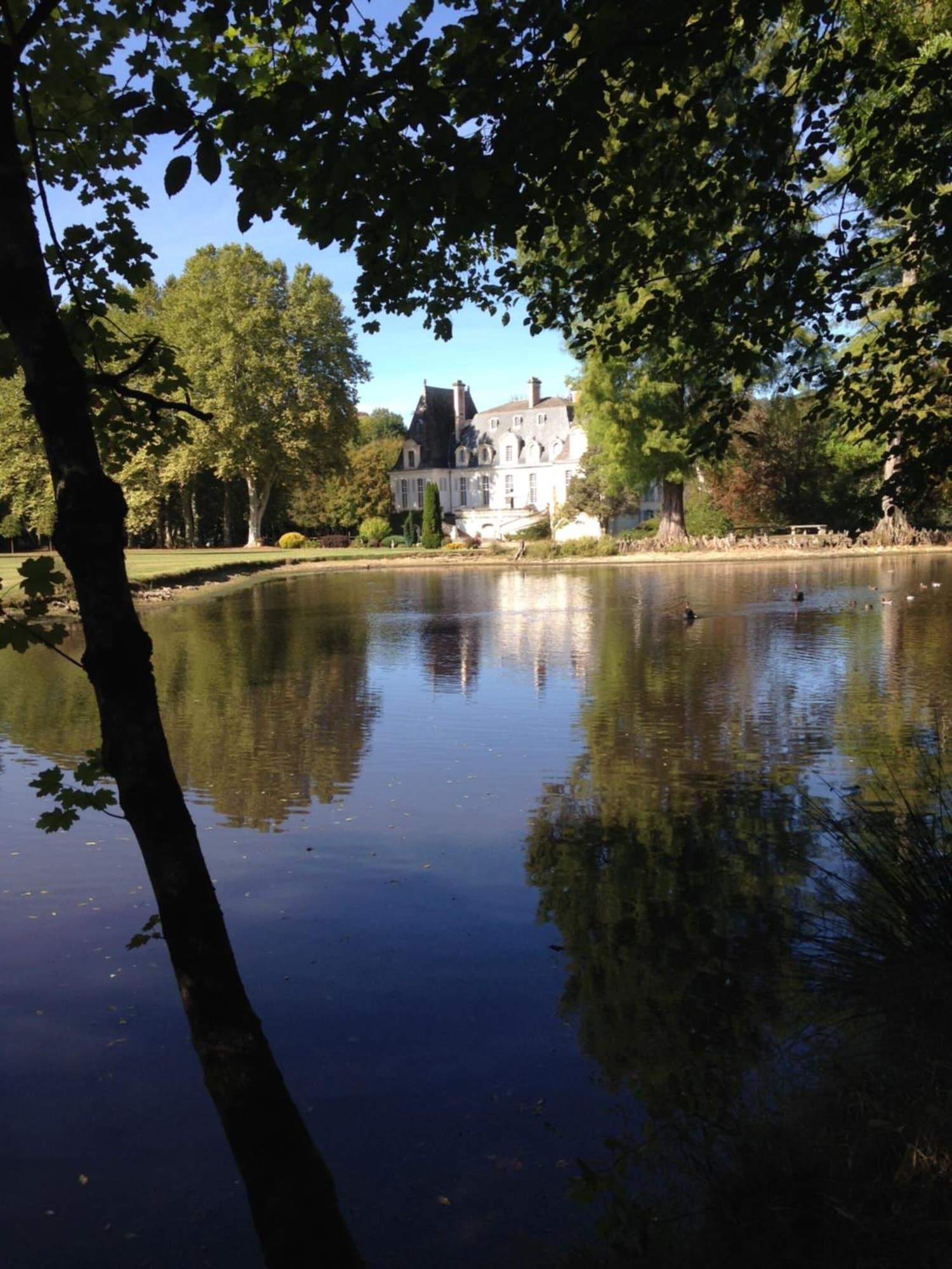Varios Chateau du Val Larbont