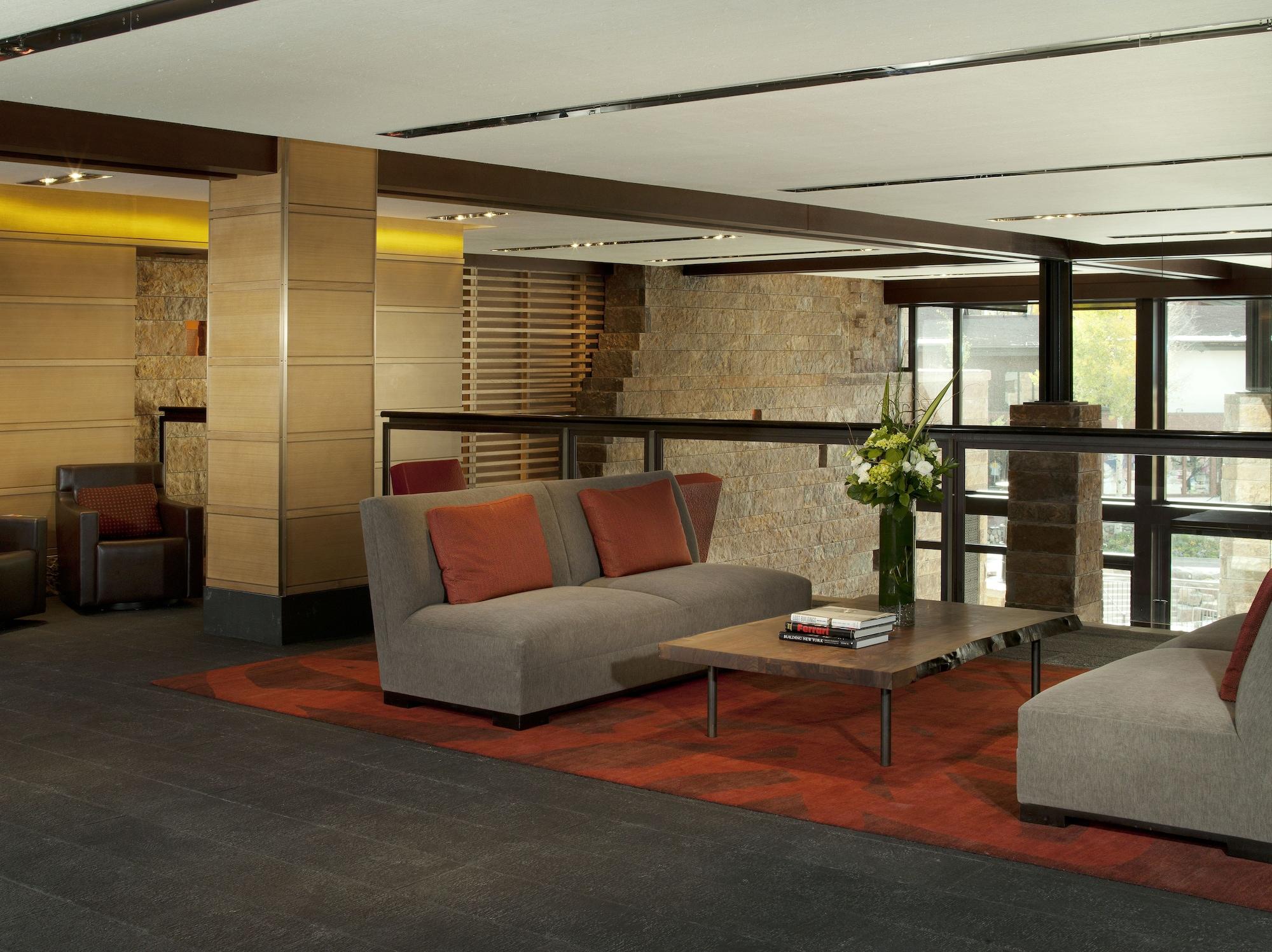 Vista Lobby Solaris Residences