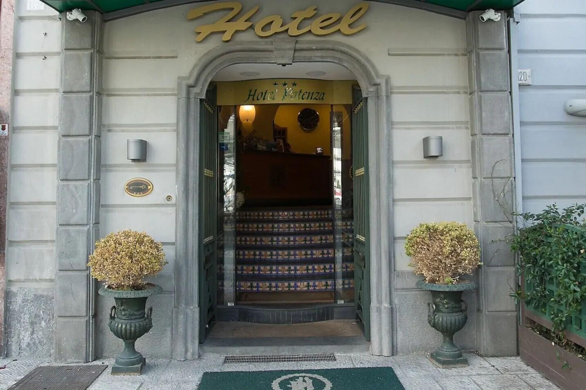 Vista Exterior Hotel Potenza