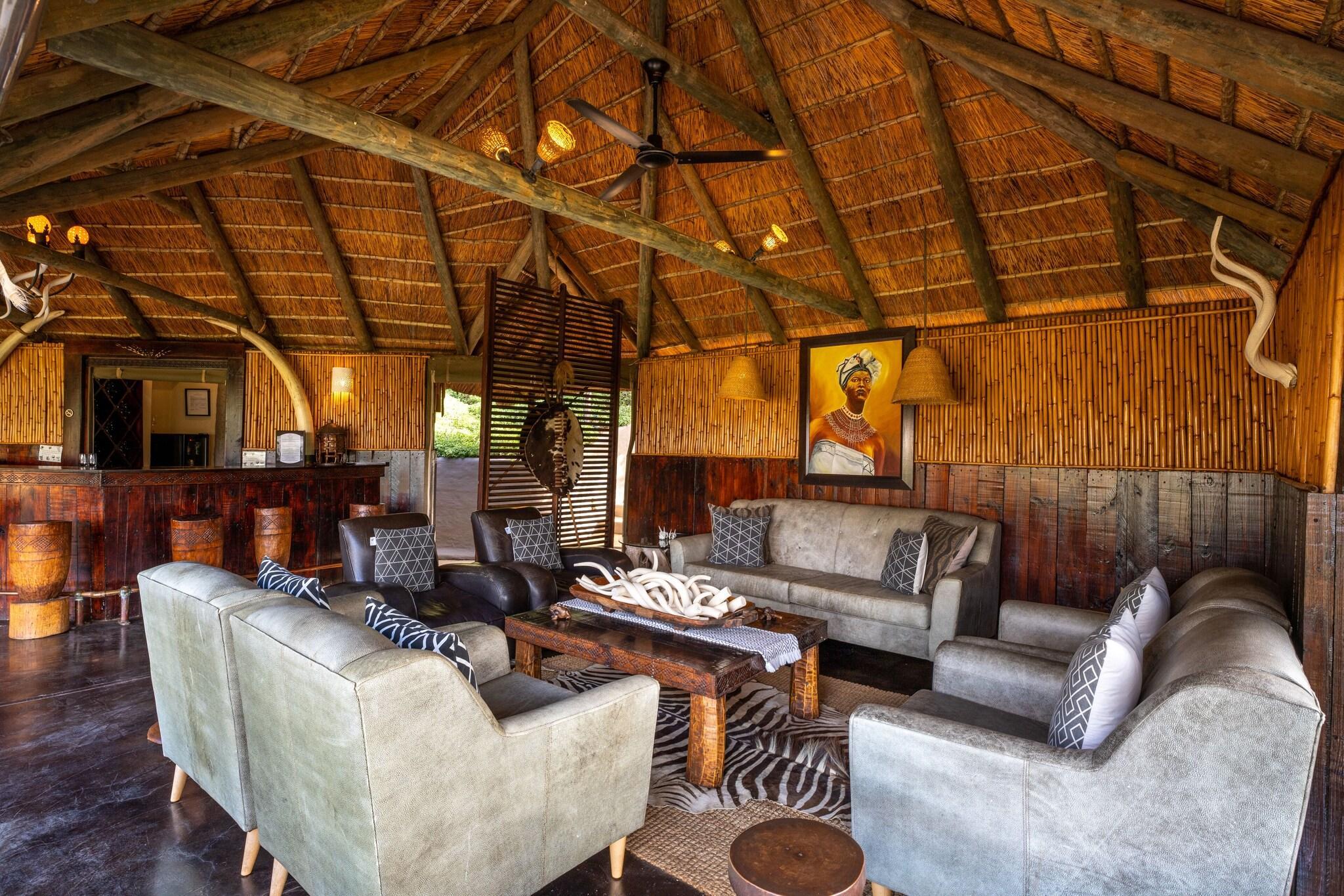 Vista Lobby Safari Lodge - Amakhala Game Reserve
