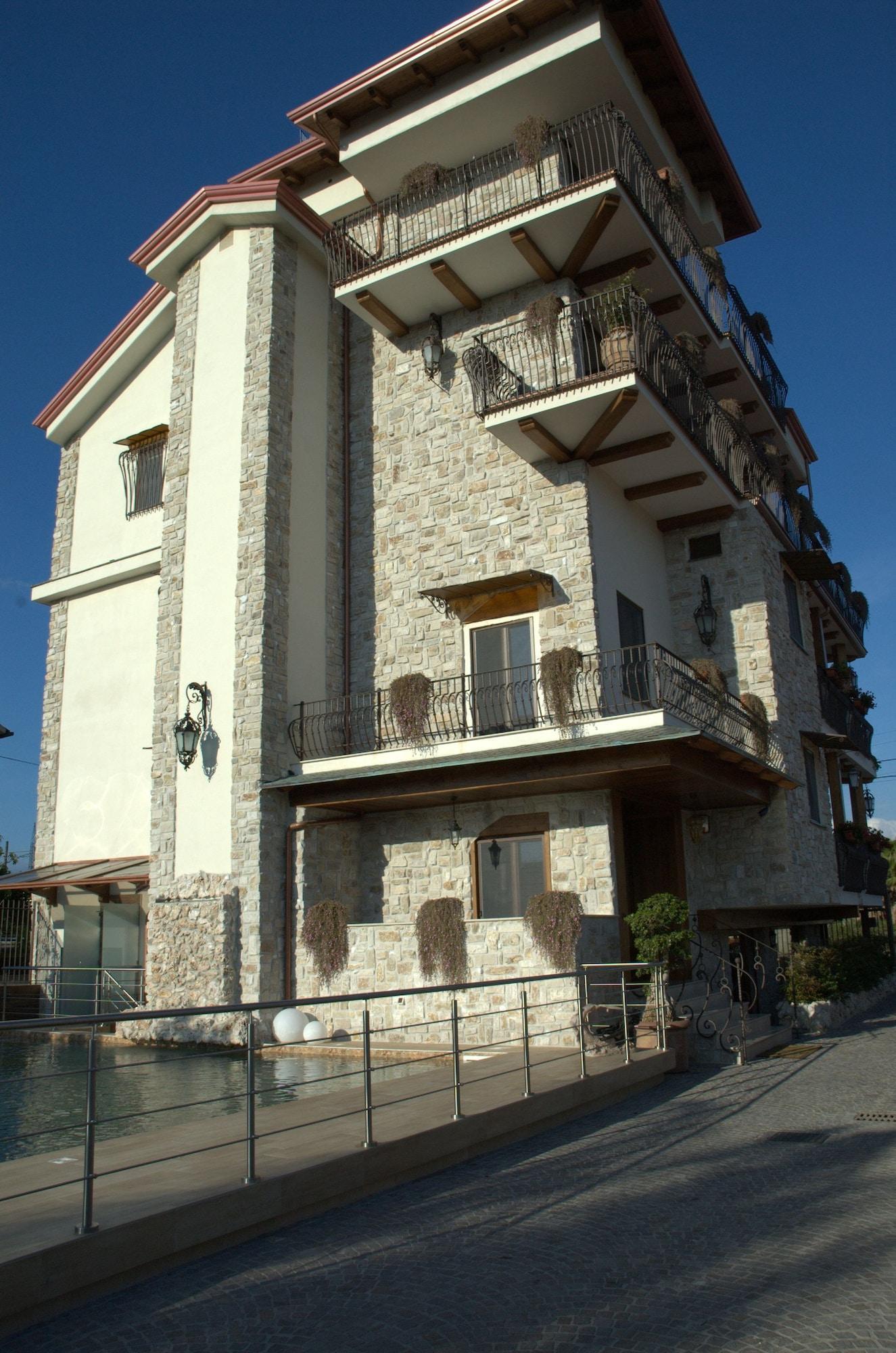 Varios Hotel Villa Clementina