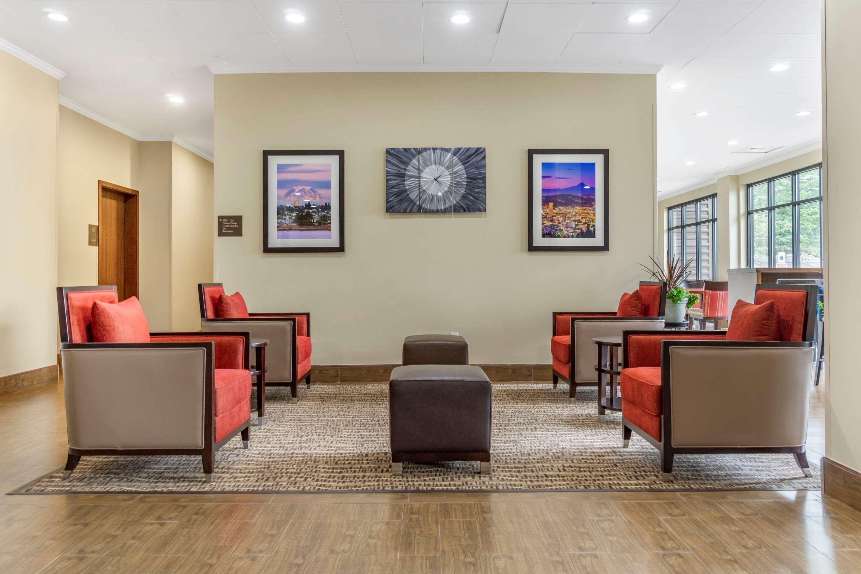Vista Lobby Comfort Inn & Suites Lakewood by JBLM