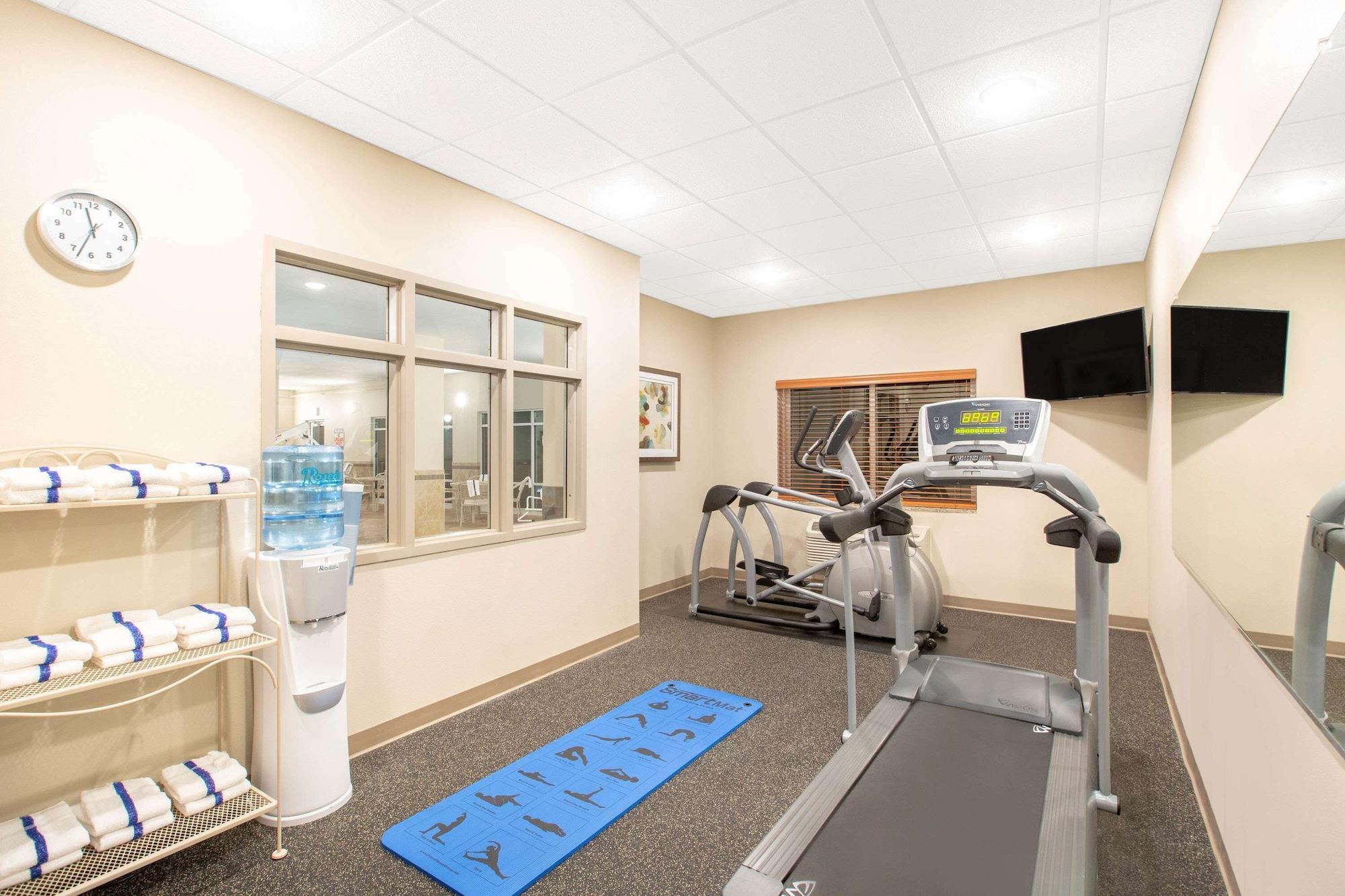 Gimnasio AmericInn by Wyndham Humboldt
