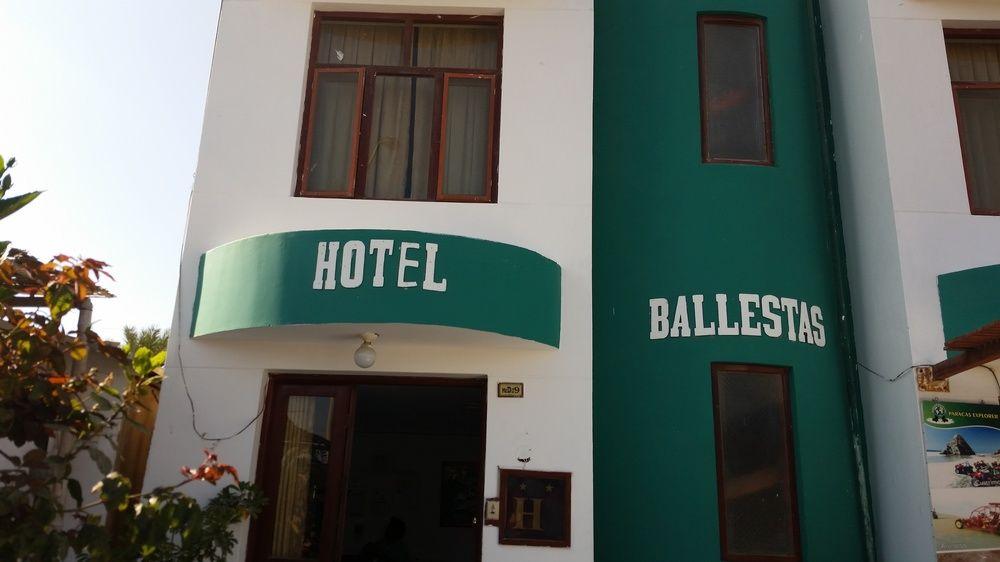 Varios Hostal Ballestas Island