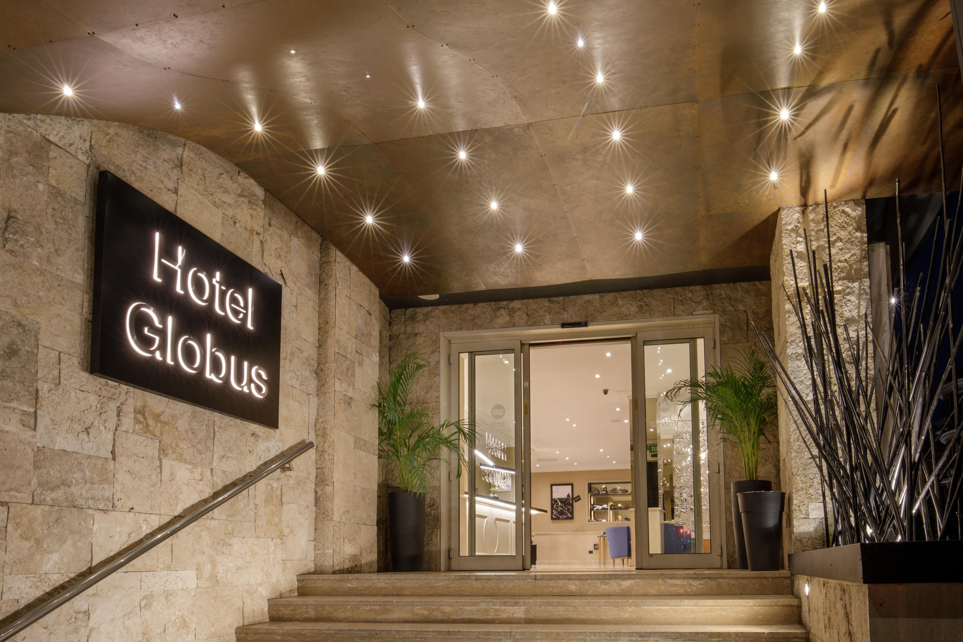 Vista Exterior Best Western Plus Globus Hotel