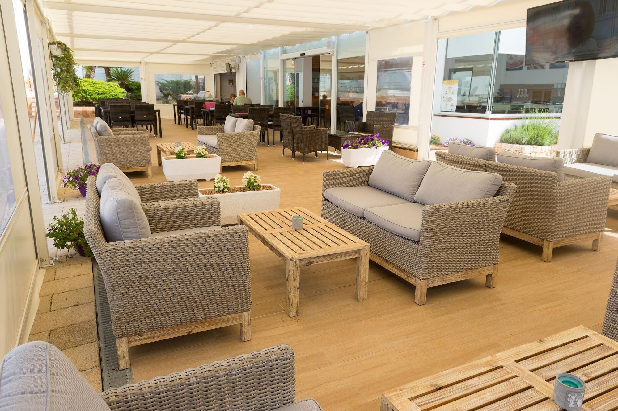 Bar/Salón Naranjos Resort Menorca