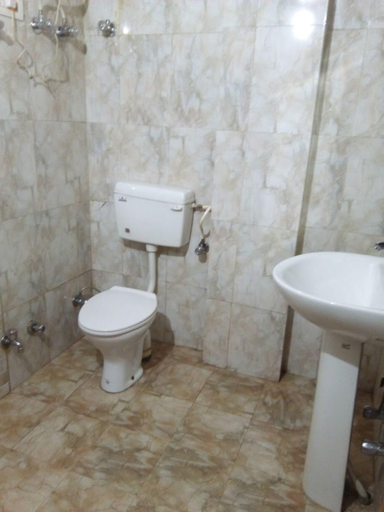 Equipamiento de Habitación Goroomgo Beas Zayka Mandi
