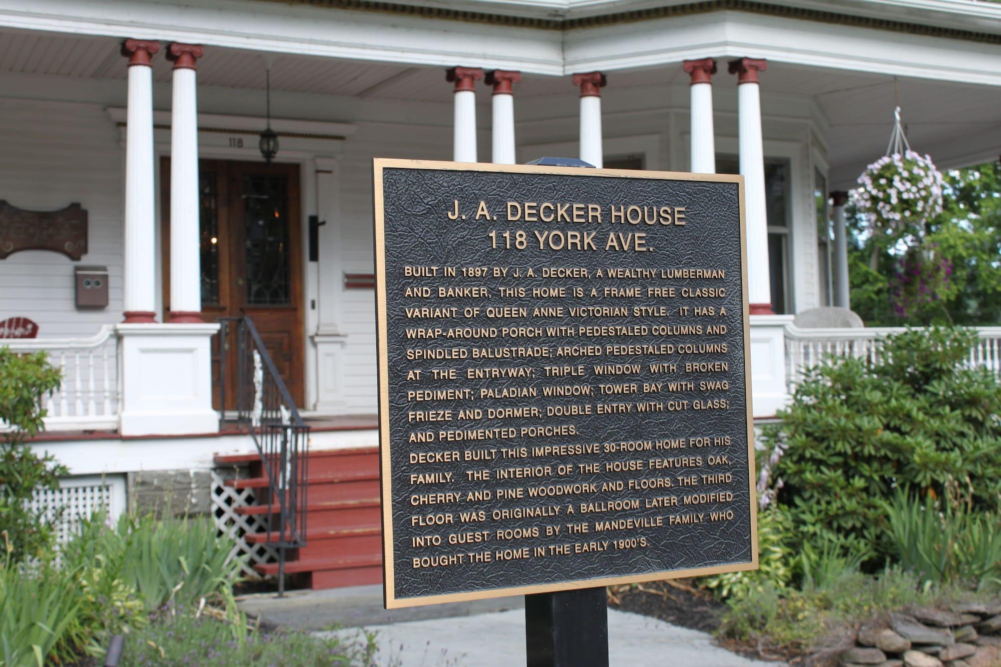 Vista Exterior Victorian Charm Inn