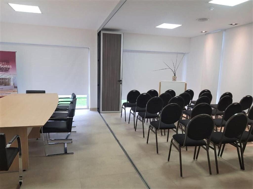 Sala de Reuniones RENTAL SUITES CAMPANA