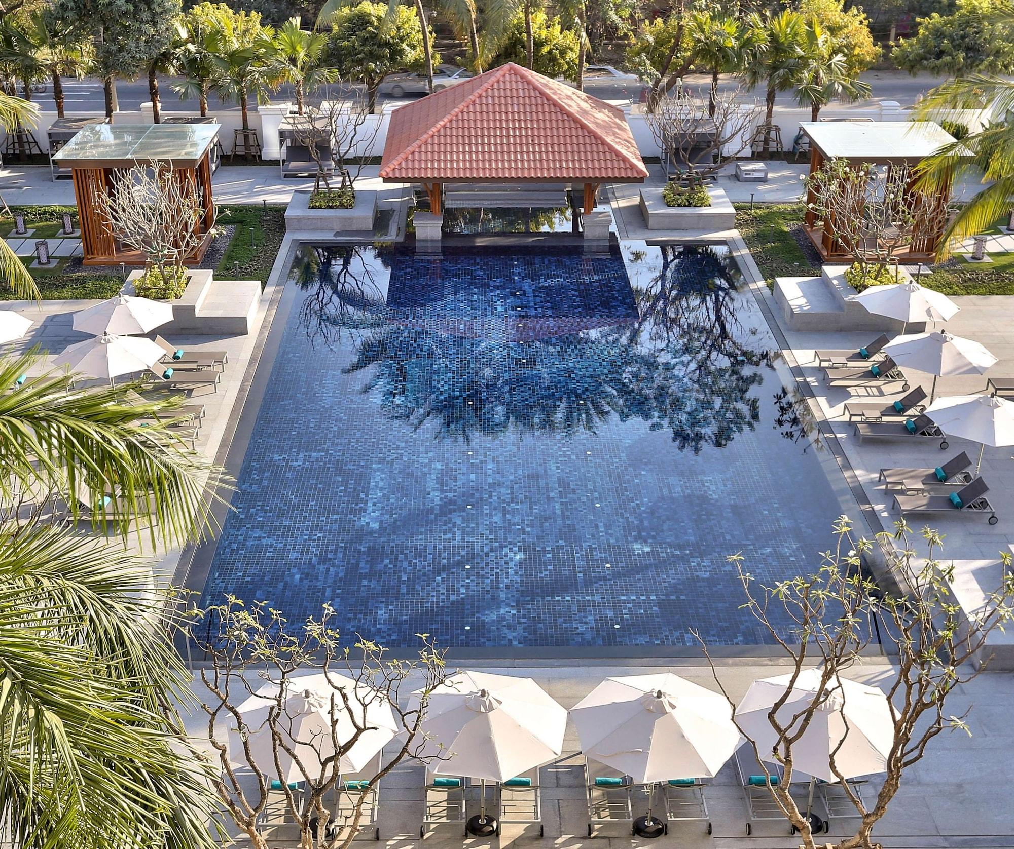 Vista Exterior Hilton Mandalay