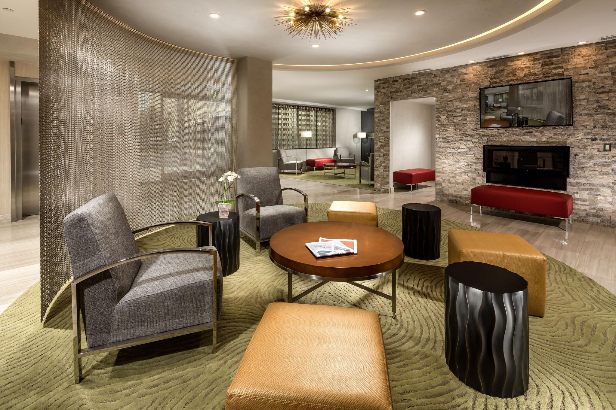 Vista Lobby Aventura Hotel