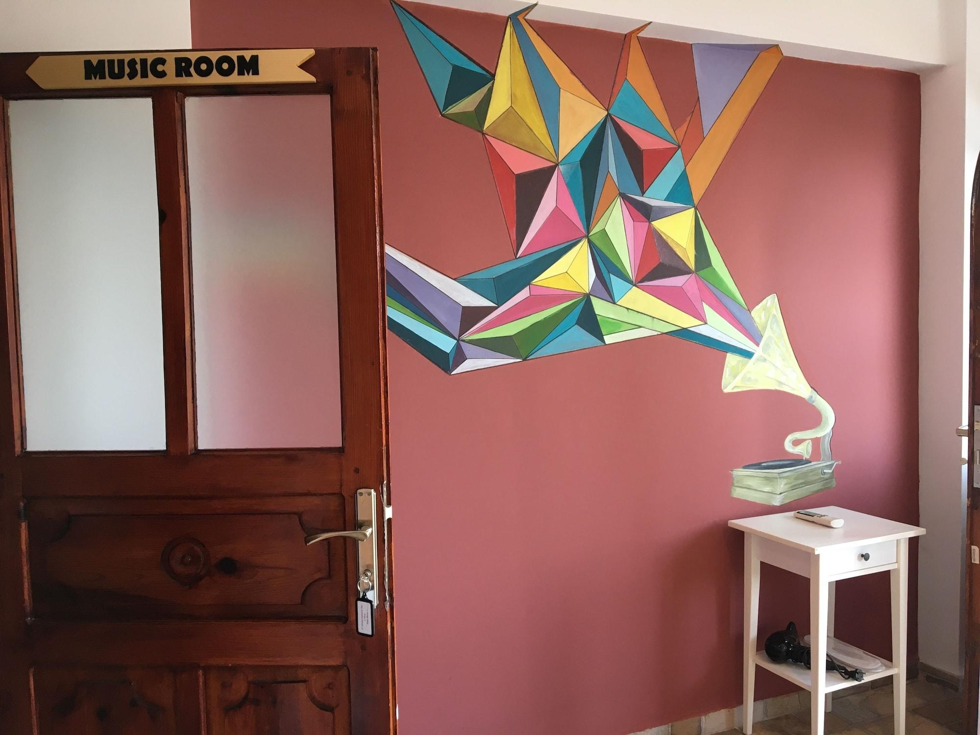 Comodidades del Alojamiento El Camino Hostel & Pub