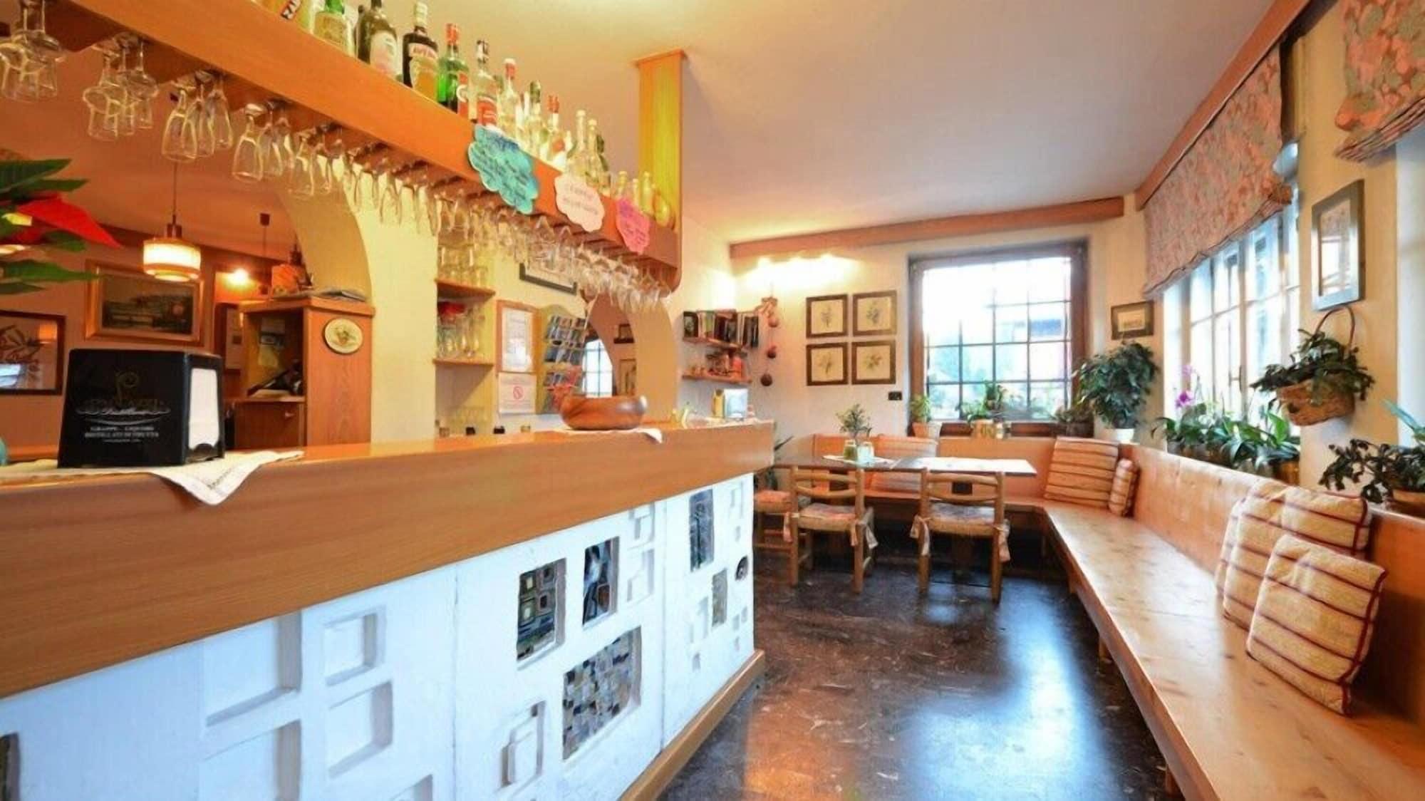 Bar/Salón Hotel Monti Pallidi
