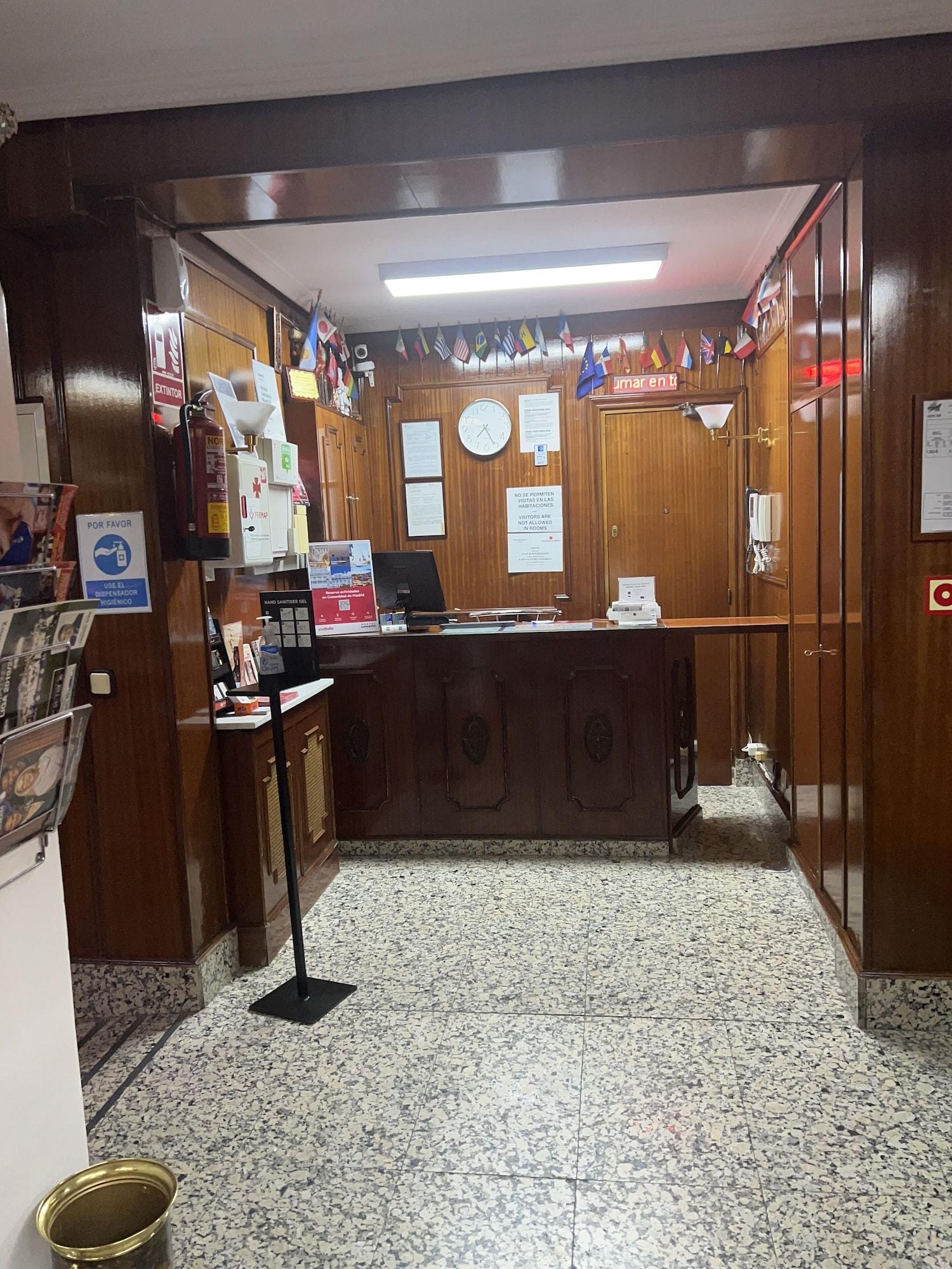 Vista Lobby Hostal Sonsoles Madrid Centro