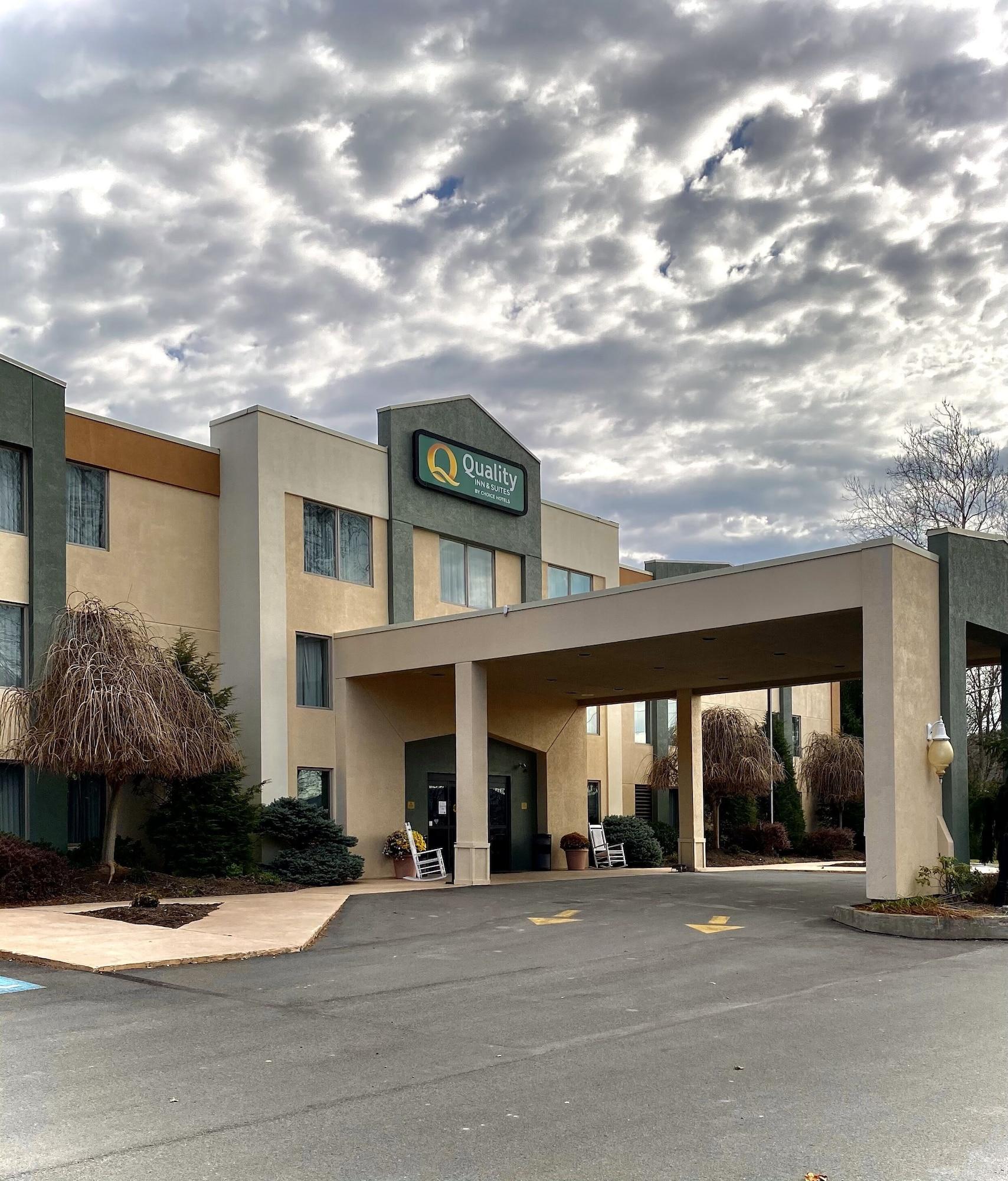 Vista Exterior Quality Inn & Suites Towanda