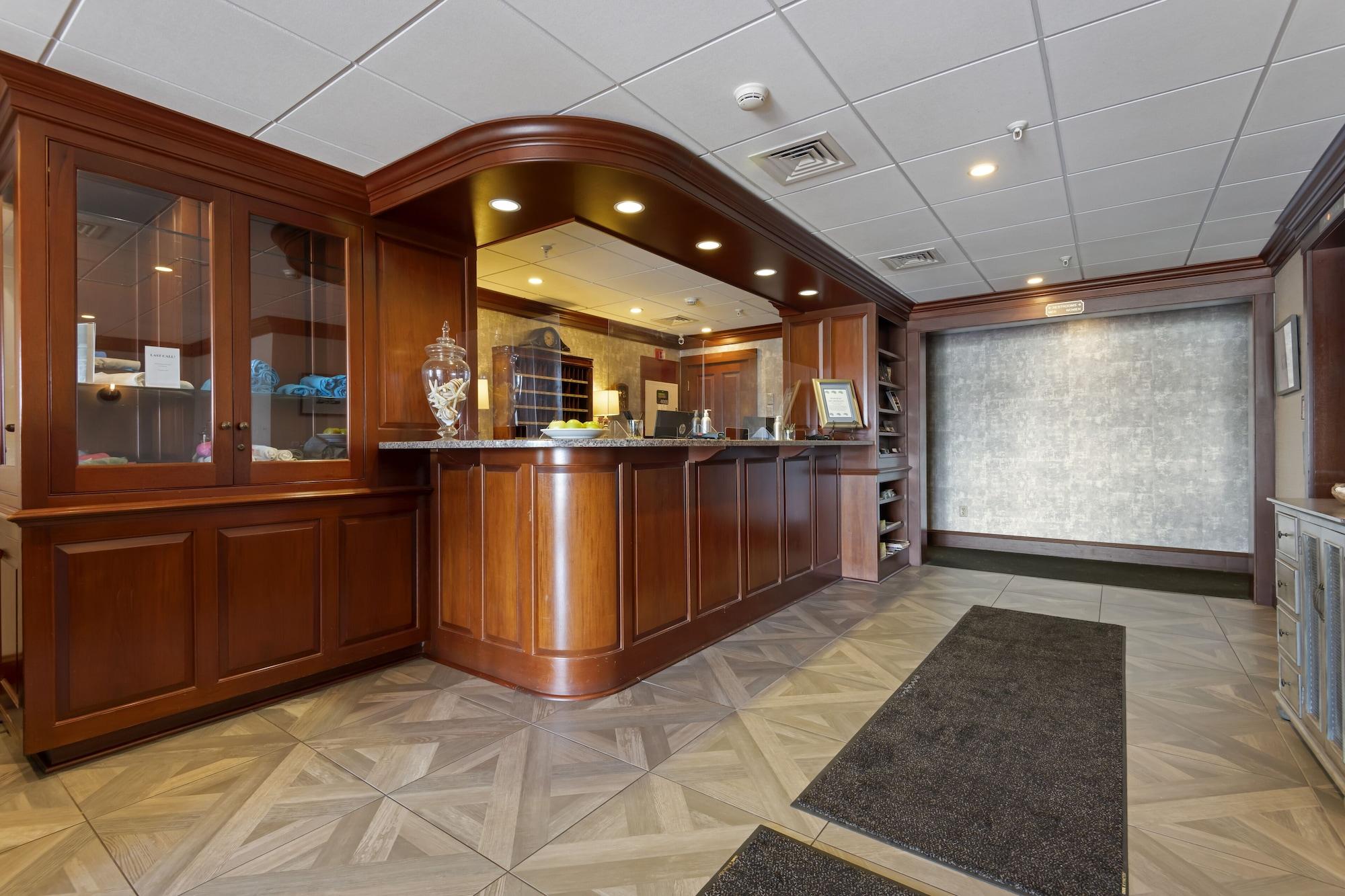 Vista Lobby Union Bluff Hotel & Meeting House