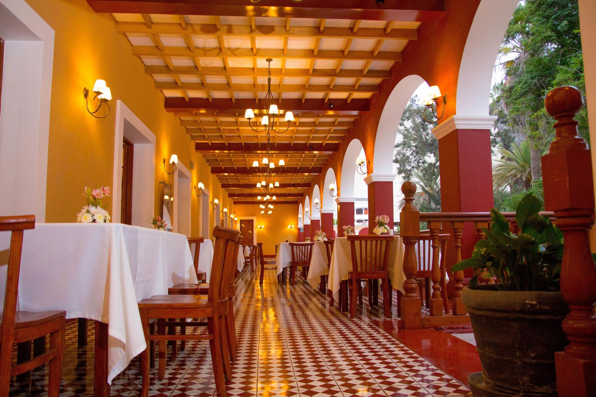 Restaurant DM Hoteles Mossone Ica