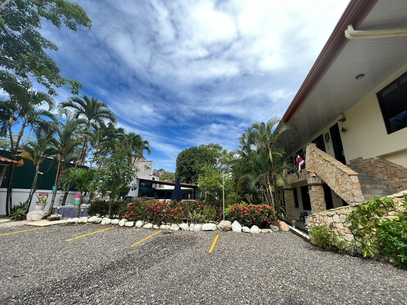 Vista Exterior La Sirena Playa Jaco Hotel