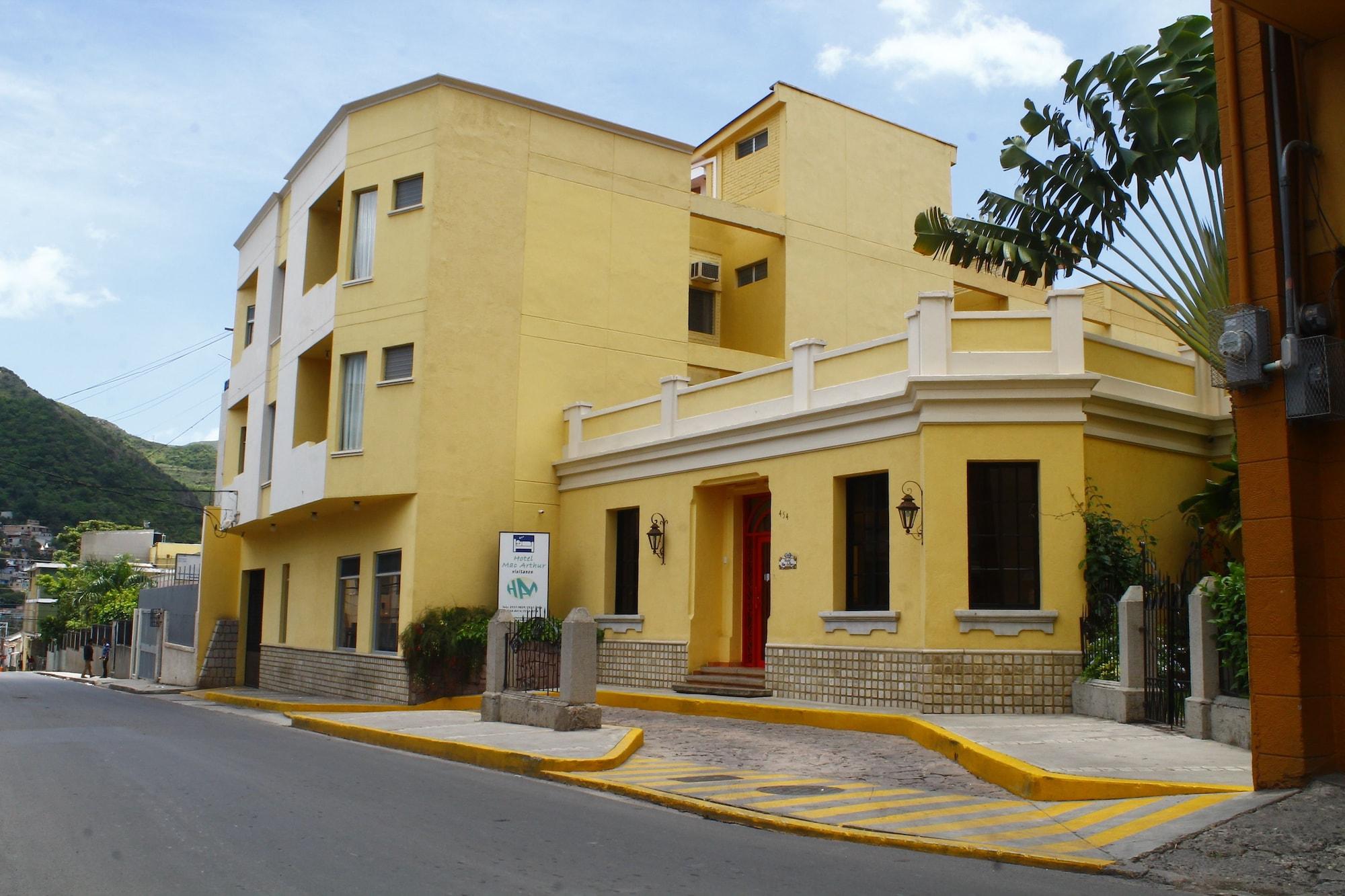 Varios Hotel Mac Arthur