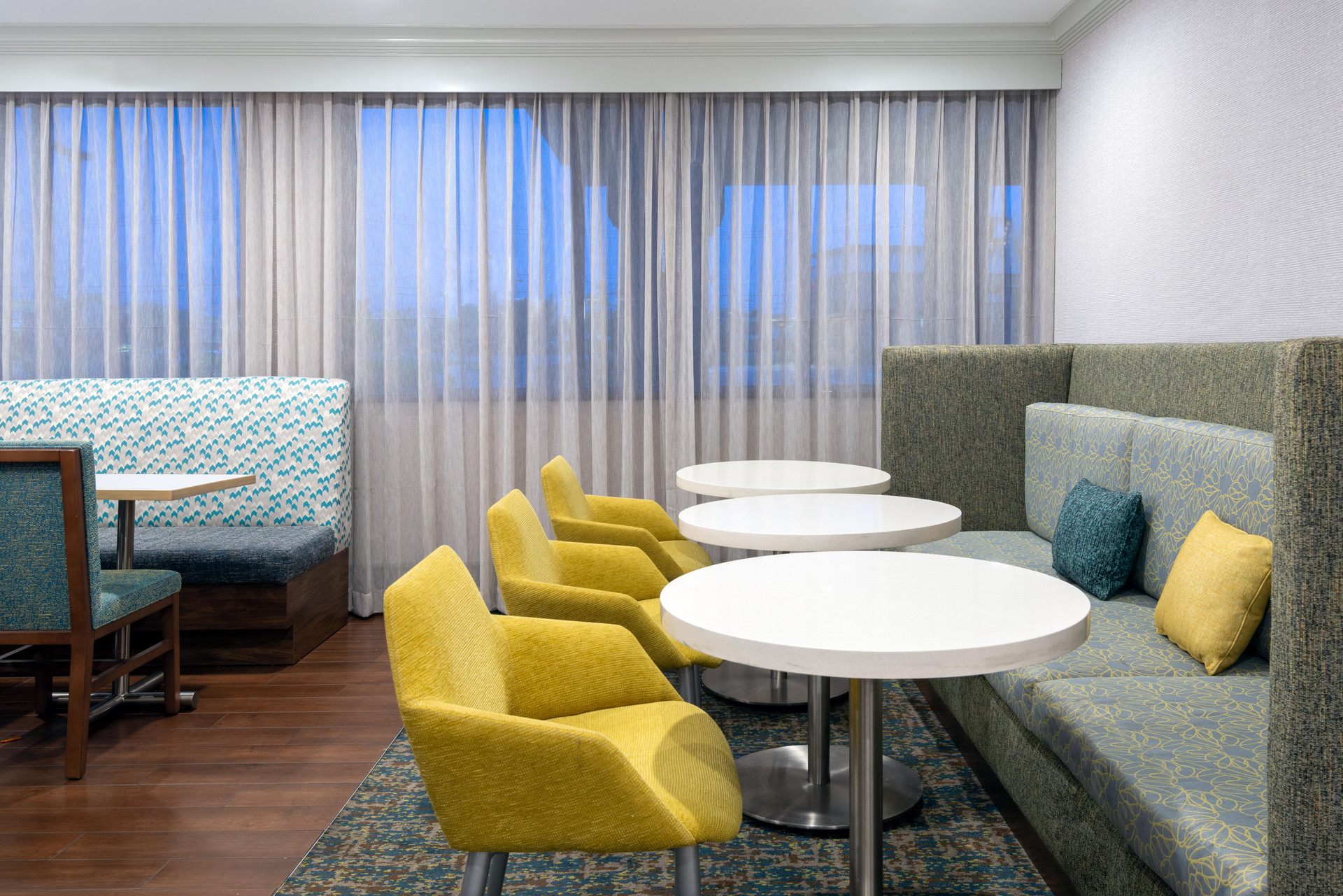 Vista Lobby Hampton Inn Buffalo-Airport / Galleria Mall