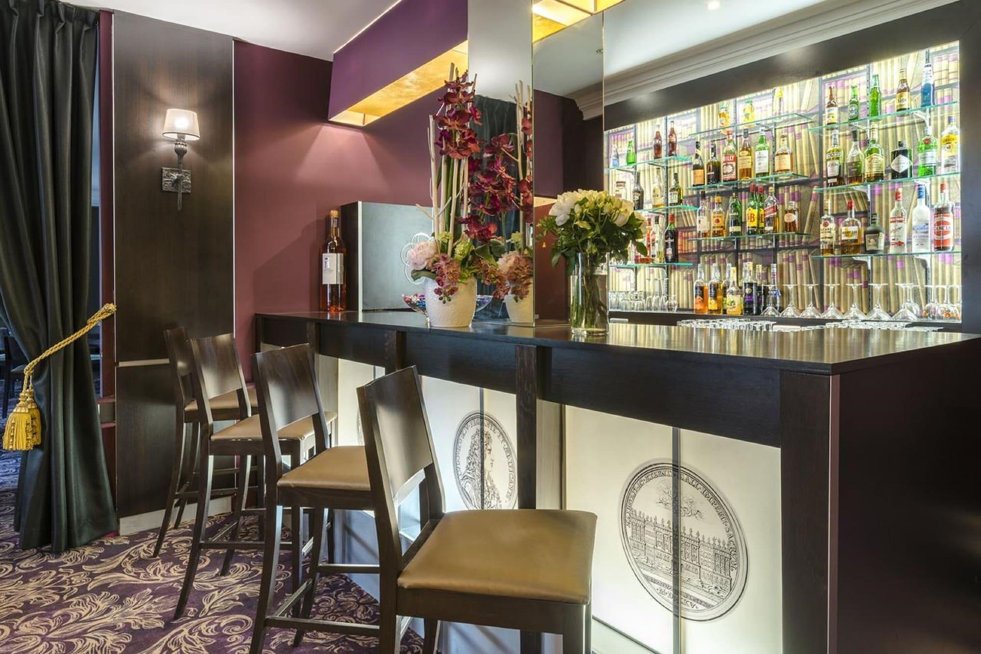Bar/Salón Hotel Le Versailles