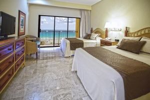 Alojamiento - Five-Star Beach-Front Resort Unit w/ Full Amenities @ ~30% Discount