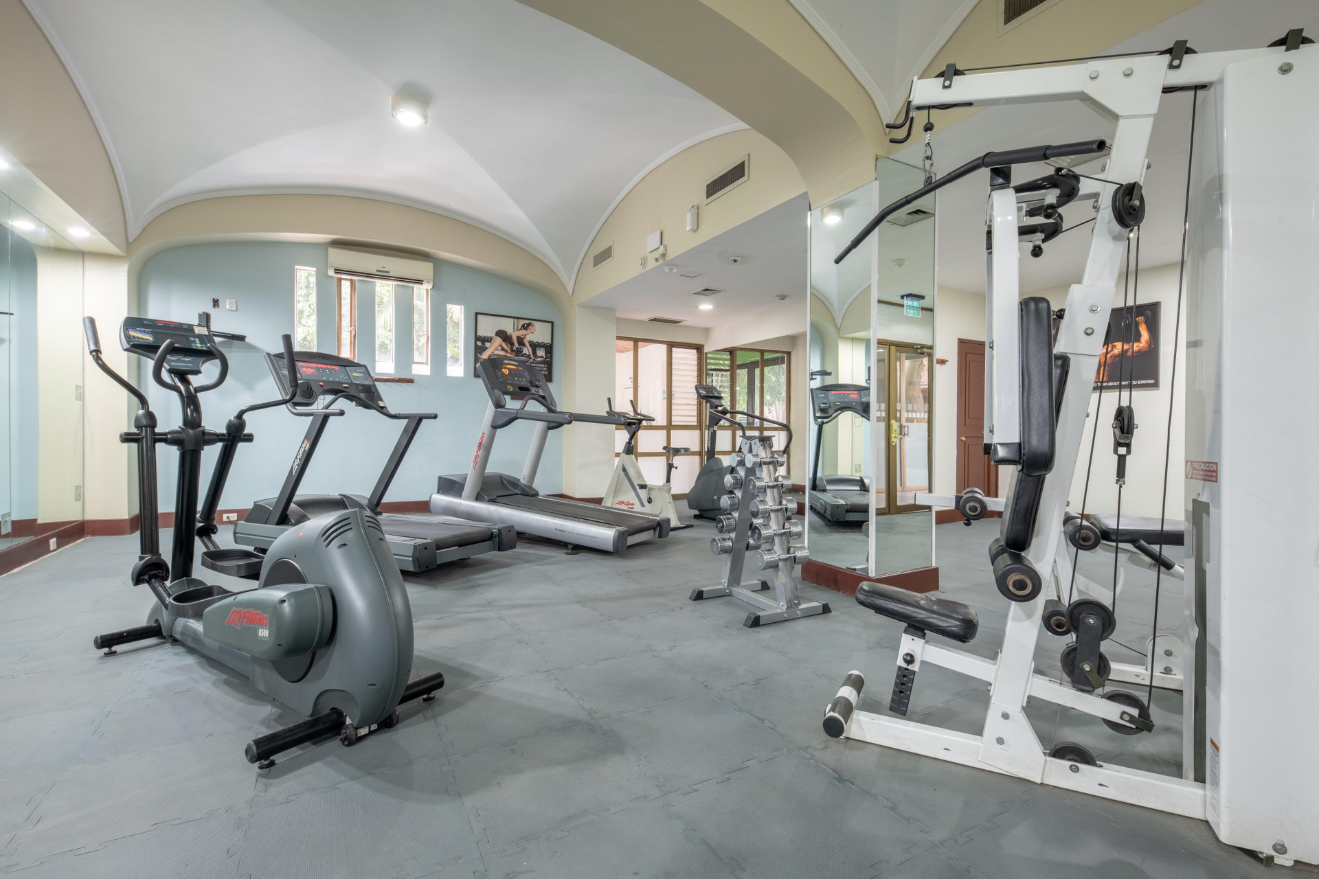 Gimnasio Holiday Inn Guadalajara Expo by IHG