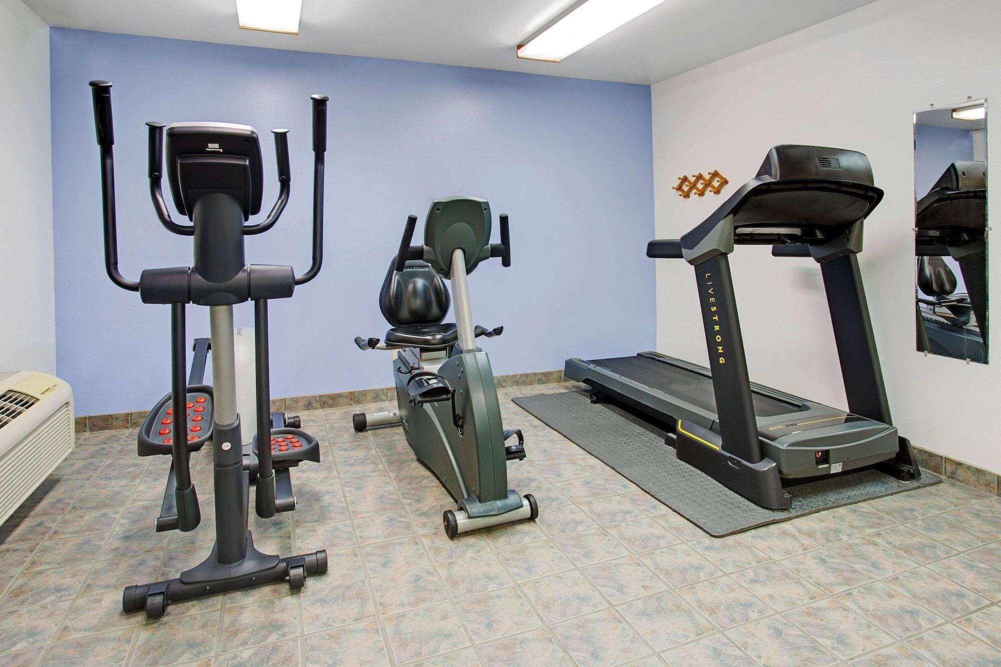Gimnasio Super 8 by Wyndham Fort Collins