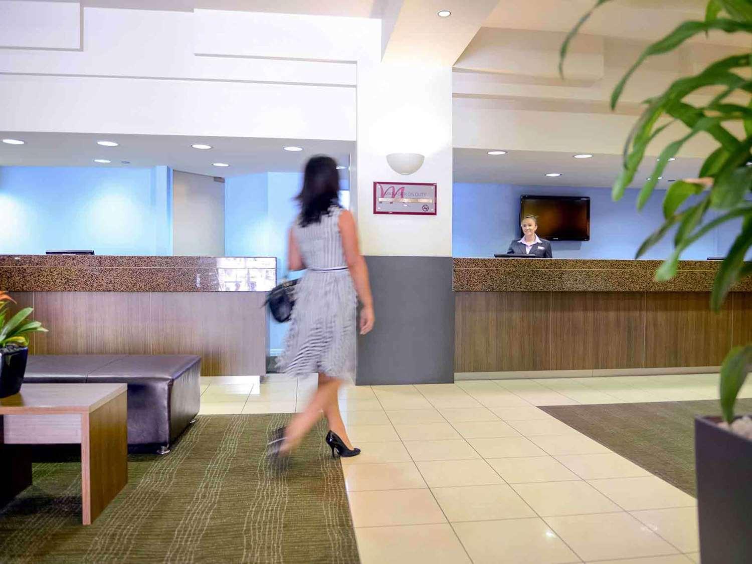 Vista Lobby Grosvenor Hotel Adelaide by Accor