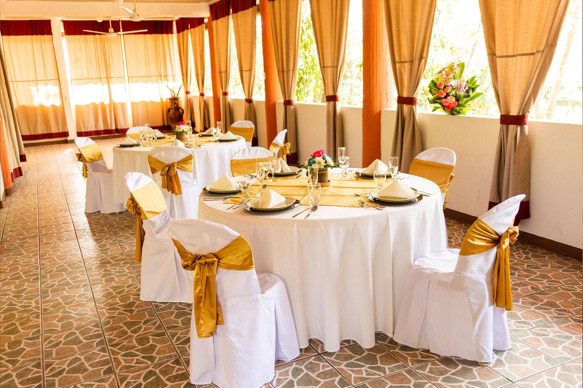 Sala de Reuniones Mansion Los Guichos