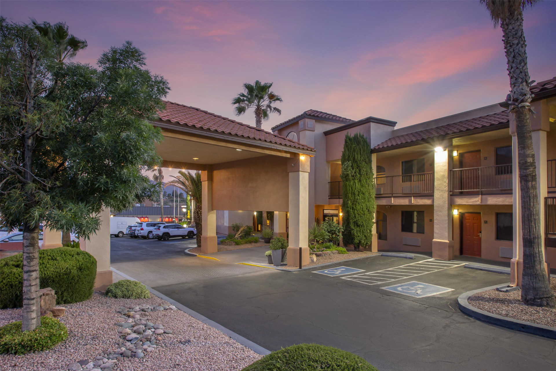 Vista Exterior Best Western Copper Hills Inn