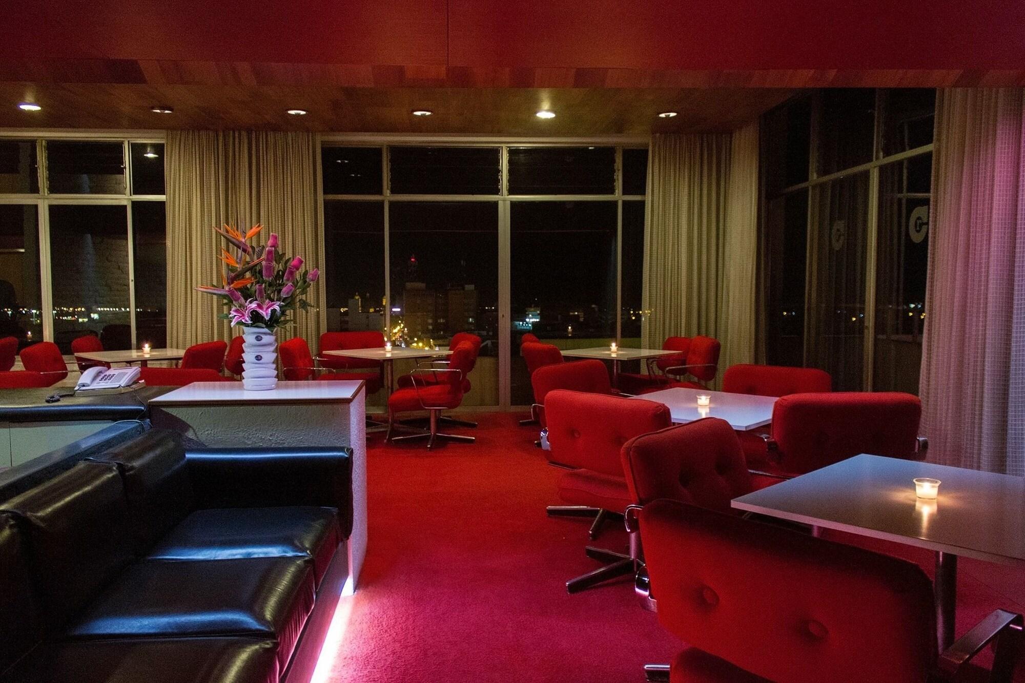 Bar/Salón Camino Real Hotel