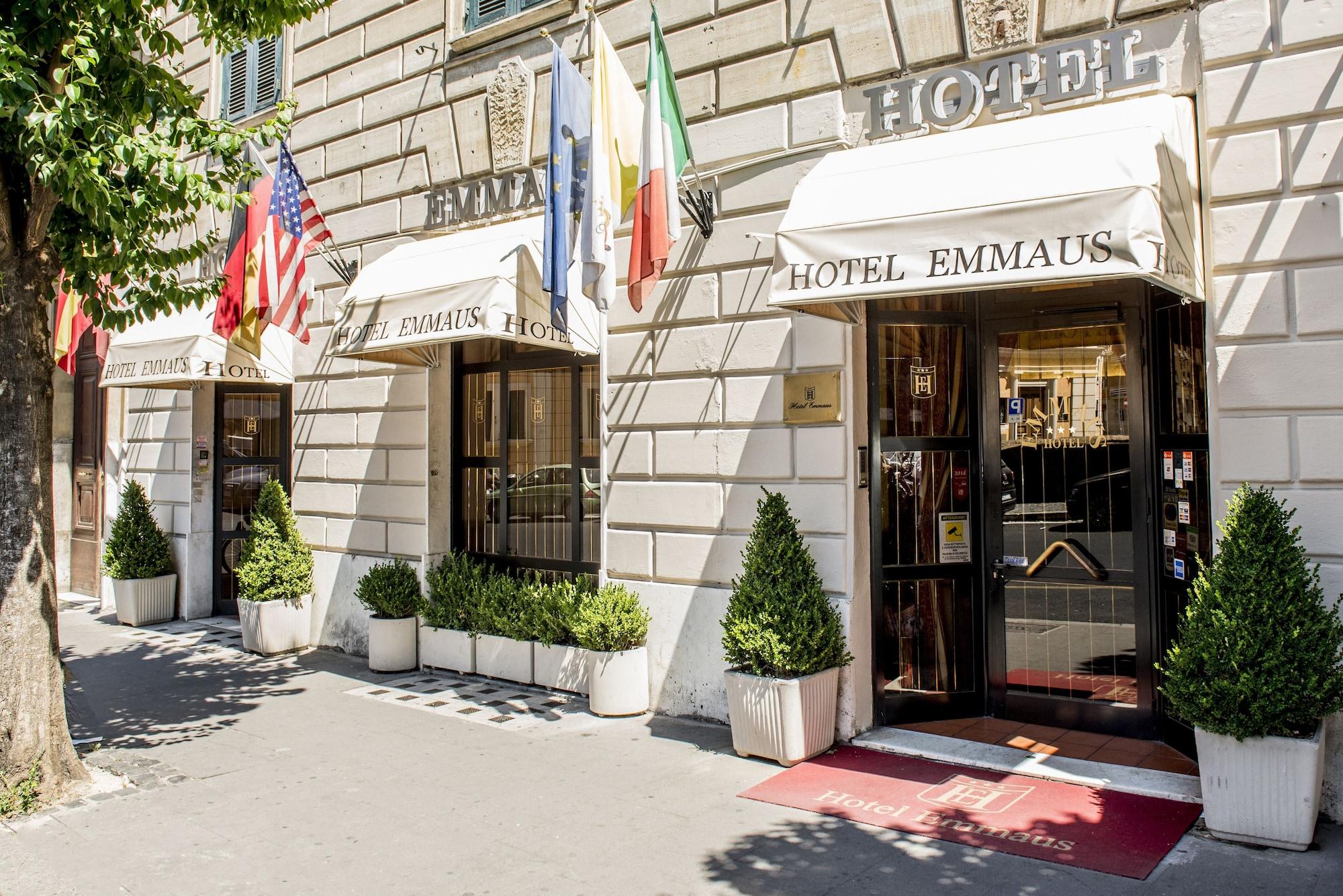 Varios Hotel Emmaus