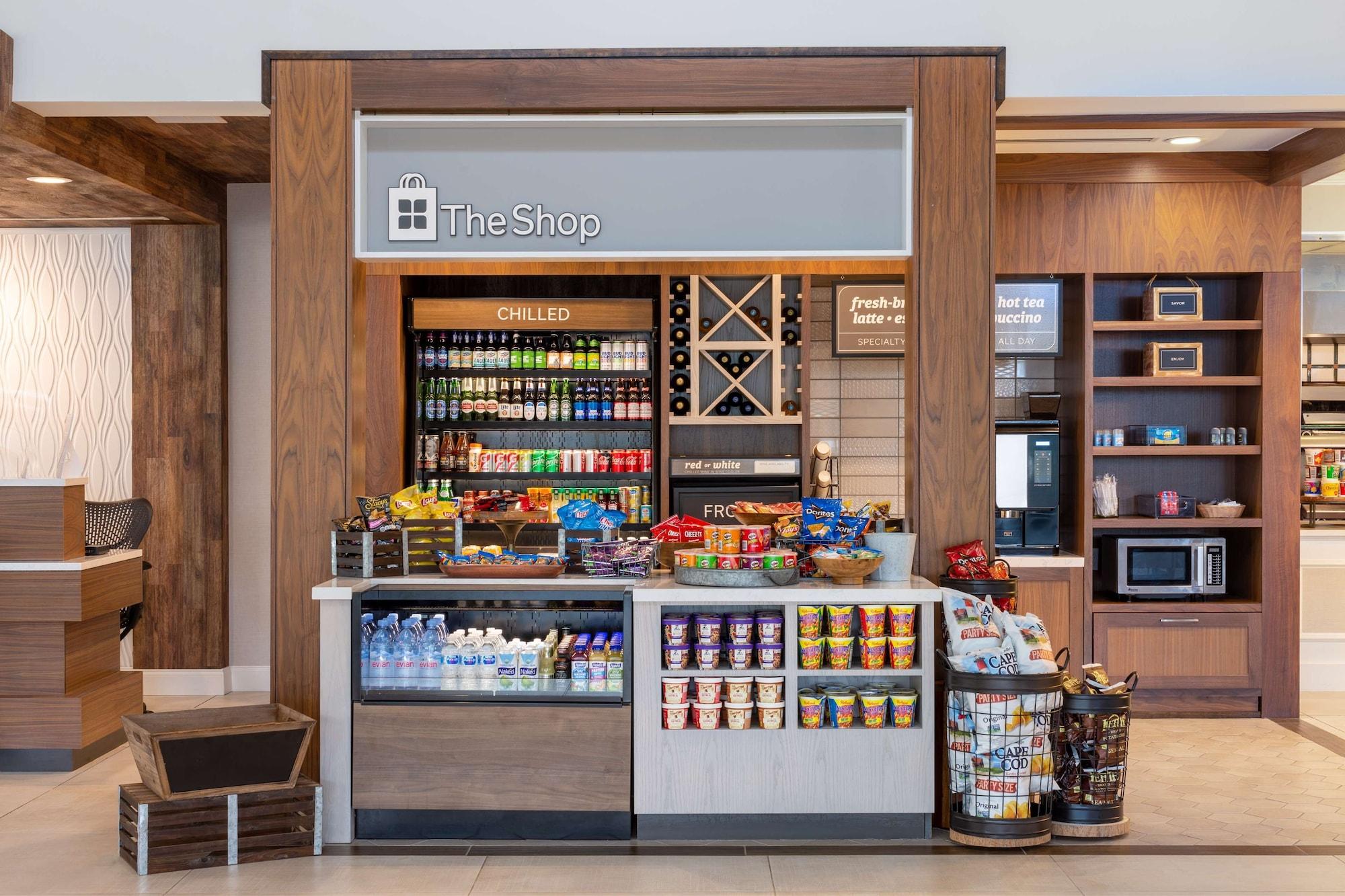 Bar/Salón Hilton Garden Inn Islip/MacArthur Airport