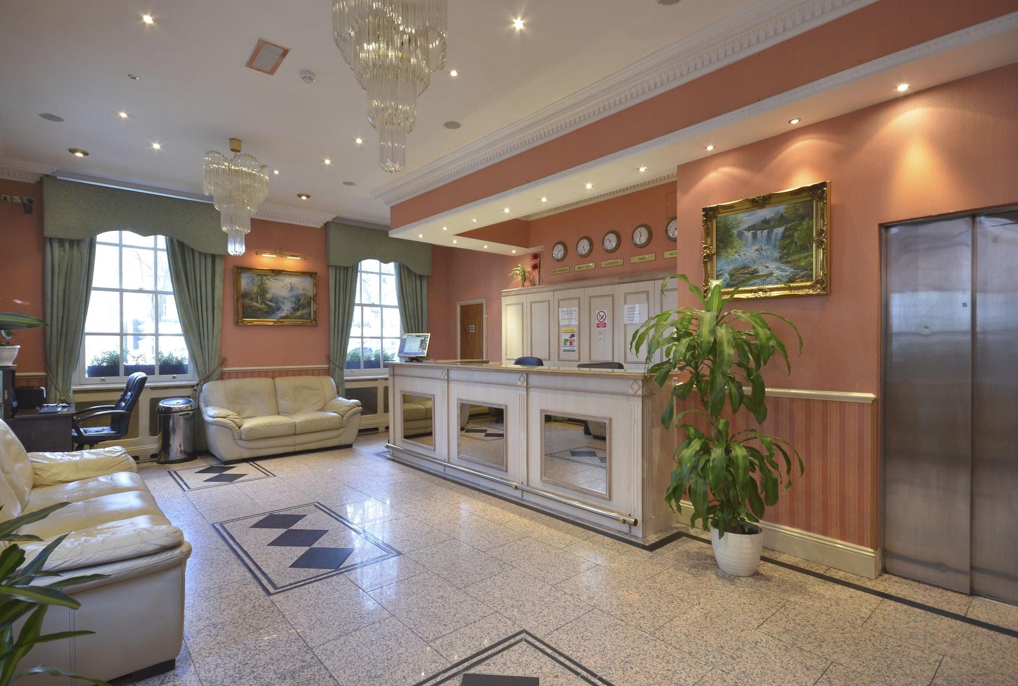 Vista Lobby Seymour Hotel