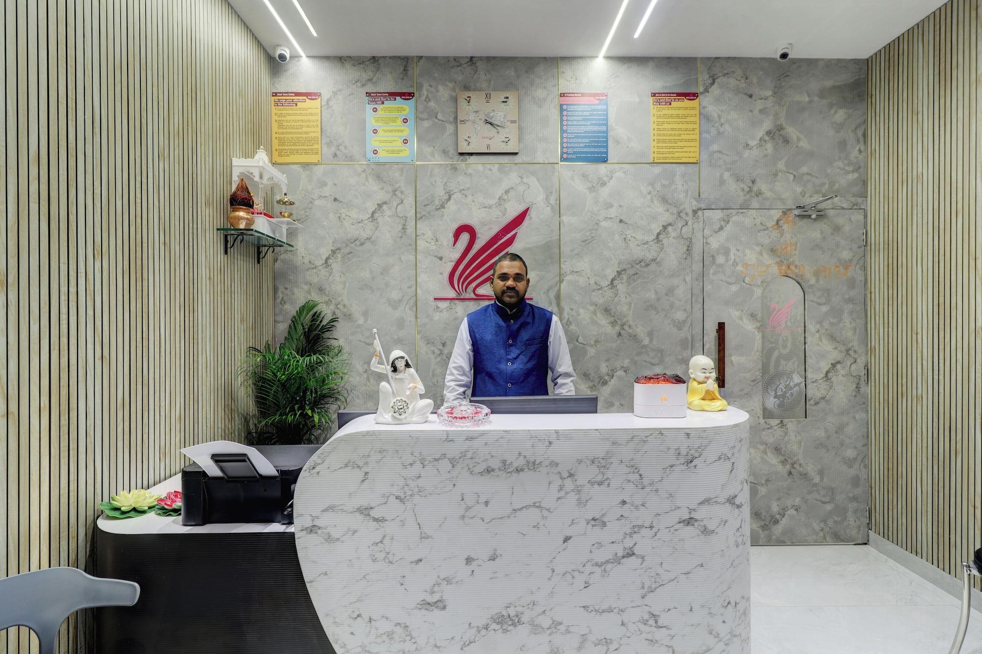 Vista Lobby Royal Inn