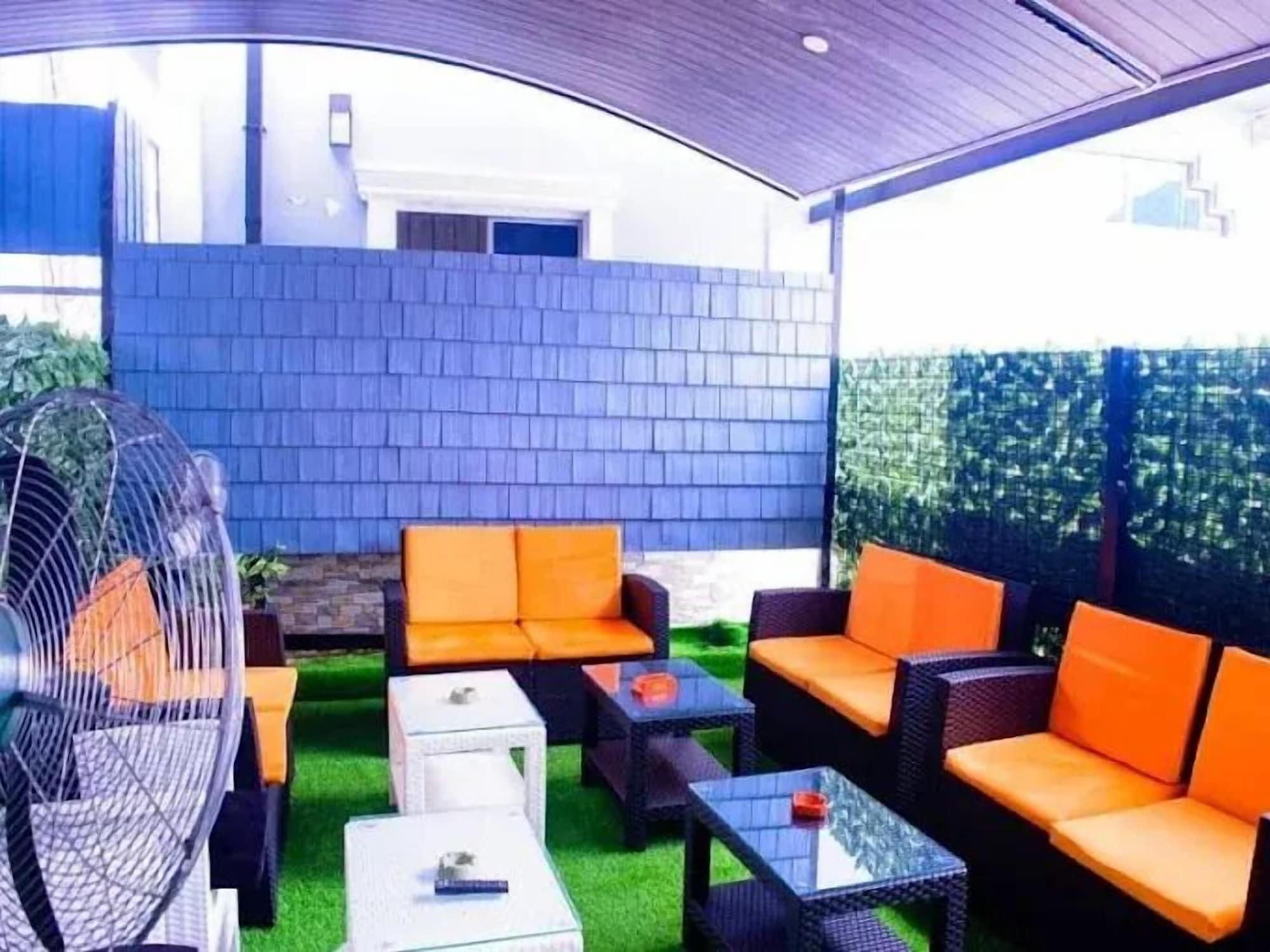 Bar/Salón Benbliss Hotel and Suites