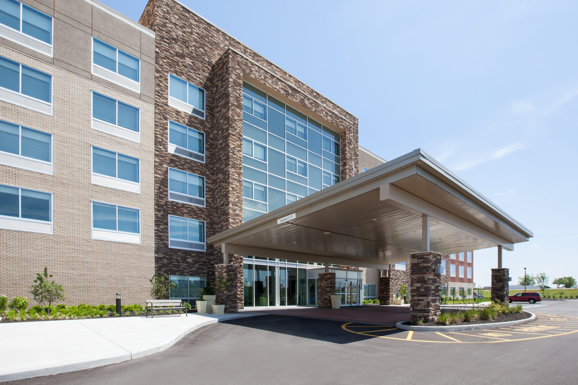 Vista Exterior Holiday Inn Express Suites Indianapolis Ne Noblesv