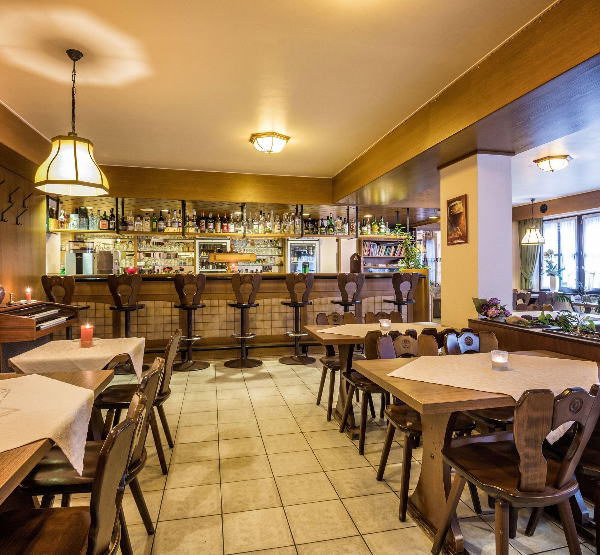 Bar/Salón Hotel Le Postillon