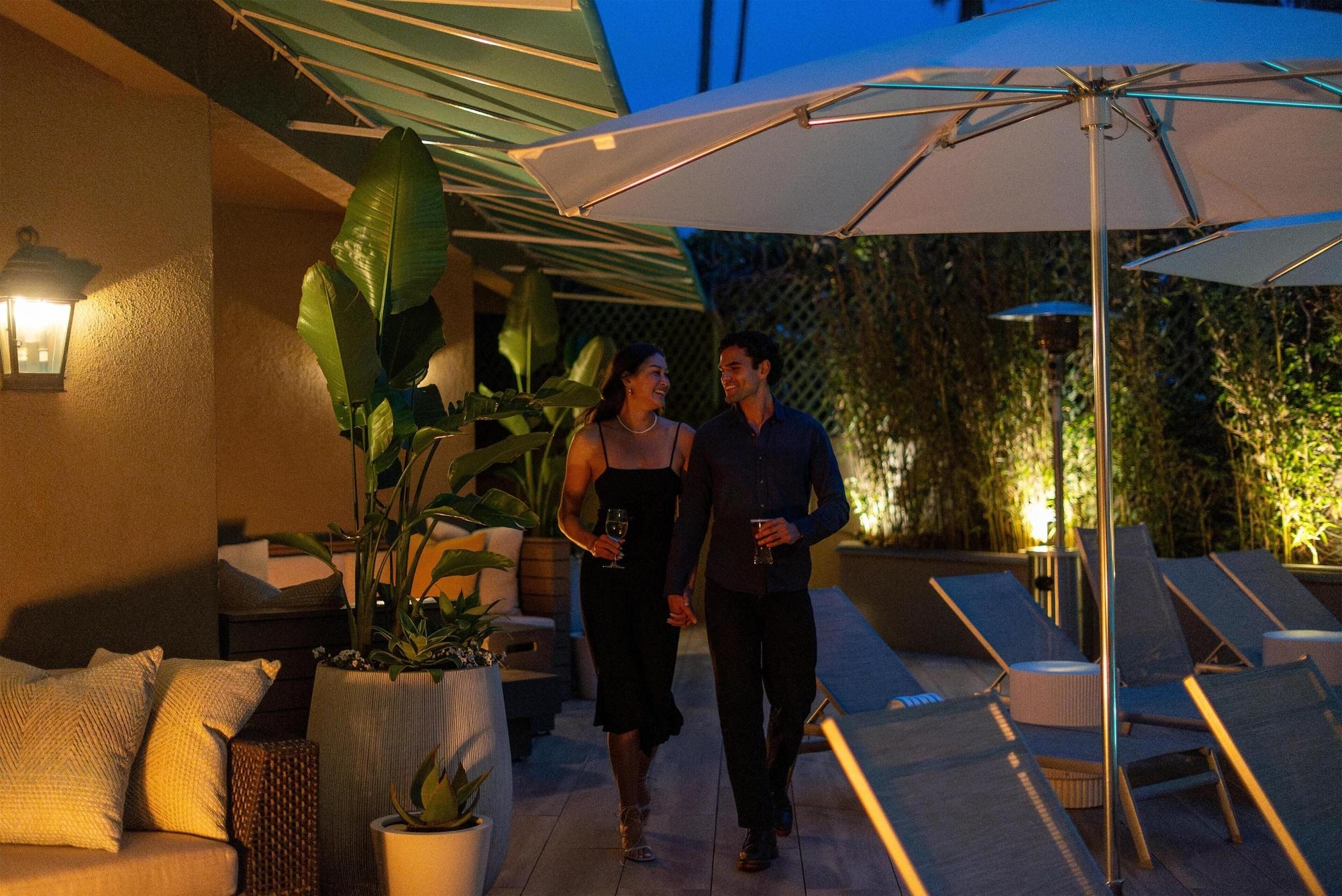 Vista Piscina Hyatt Centric Delfina Santa Monica