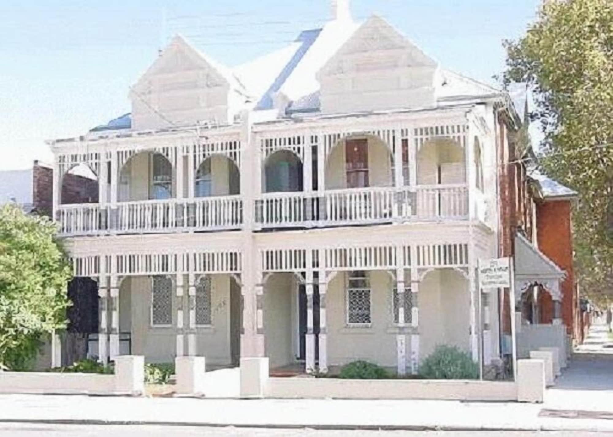 Vista Exterior Northlodge Central City Apartments