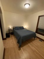Alquiler Vacacional - Recently Renovated Cozy House on Monona Bay with Lake Access