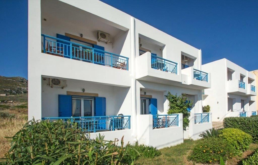 Vista Exterior Athena Apartments & Studios