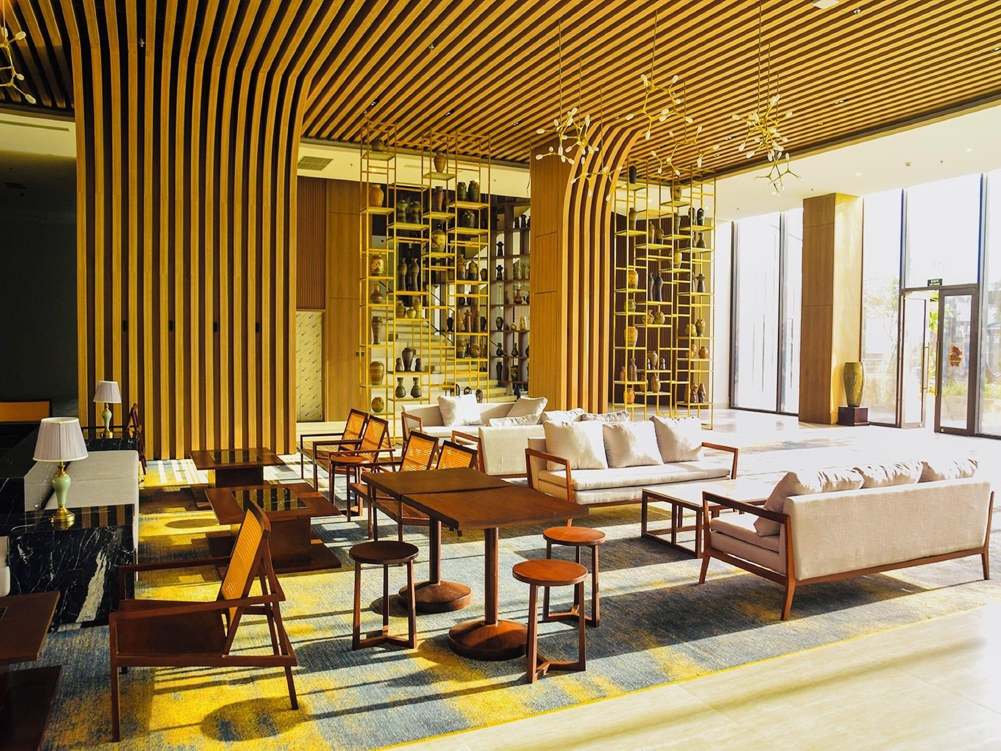Vista Lobby Tuana Hotels Sonaga Beach Resort