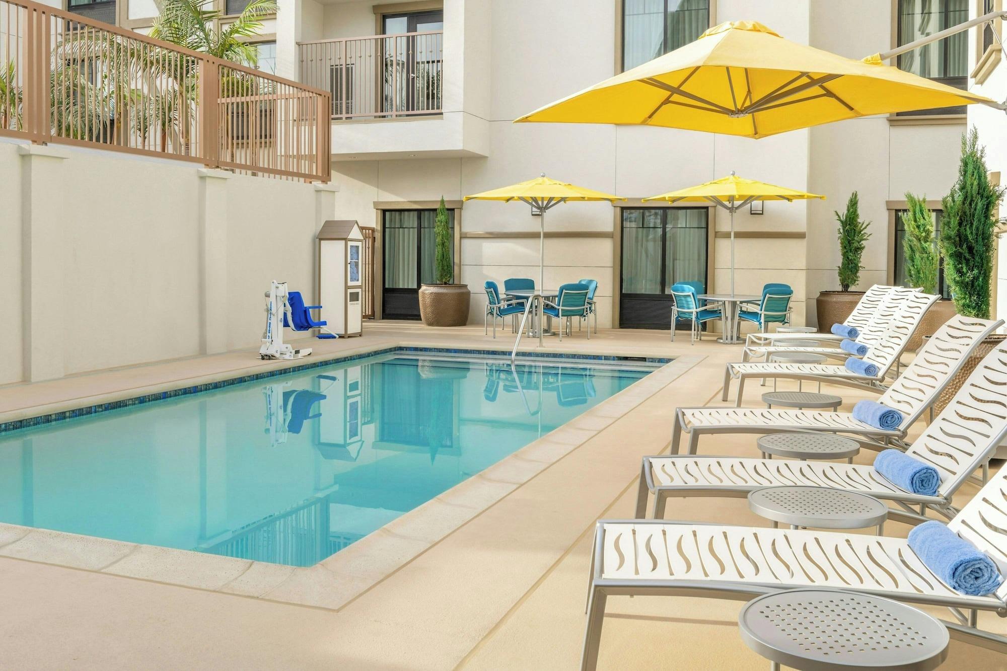Vista Piscina SpringHill Suites by Marriott San Diego Carlsbad